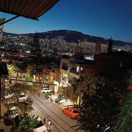 Campo Valdes Park Hostel Medellín Exterior foto