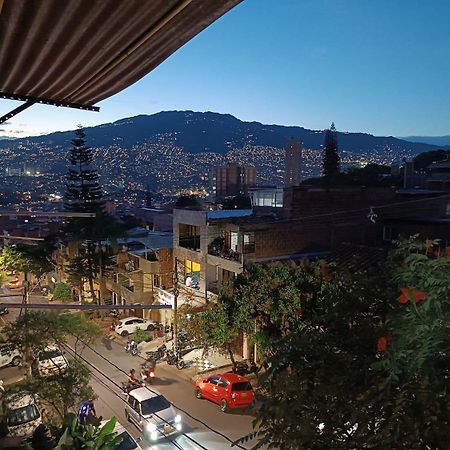 Campo Valdes Park Hostel Medellín Exterior foto