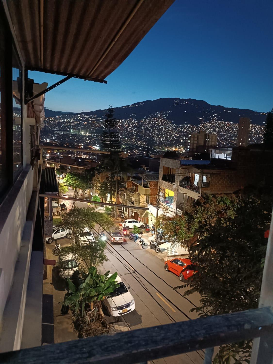Campo Valdes Park Hostel Medellín Exterior foto